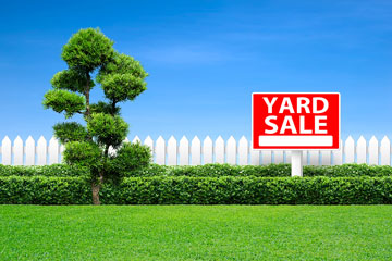 a yard sale sign